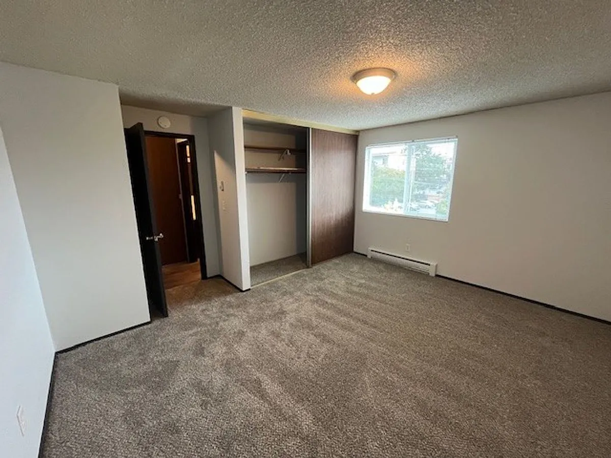 Building Photo - 415-419 SW 154th St