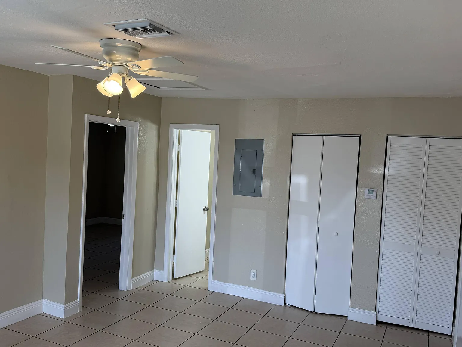 3 bed, 2.0 bath, 1100 sqft, $2,795 — Photo 3