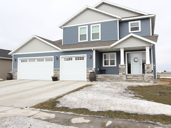 2nd image of 714 23 Avenue W
