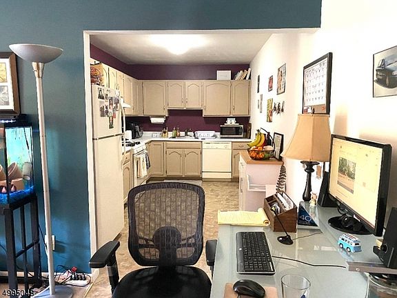 4th image of 221 Ringwood Ave APT B-3