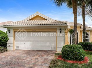 8233 Pine Cay Rd, Wellington, FL 33414