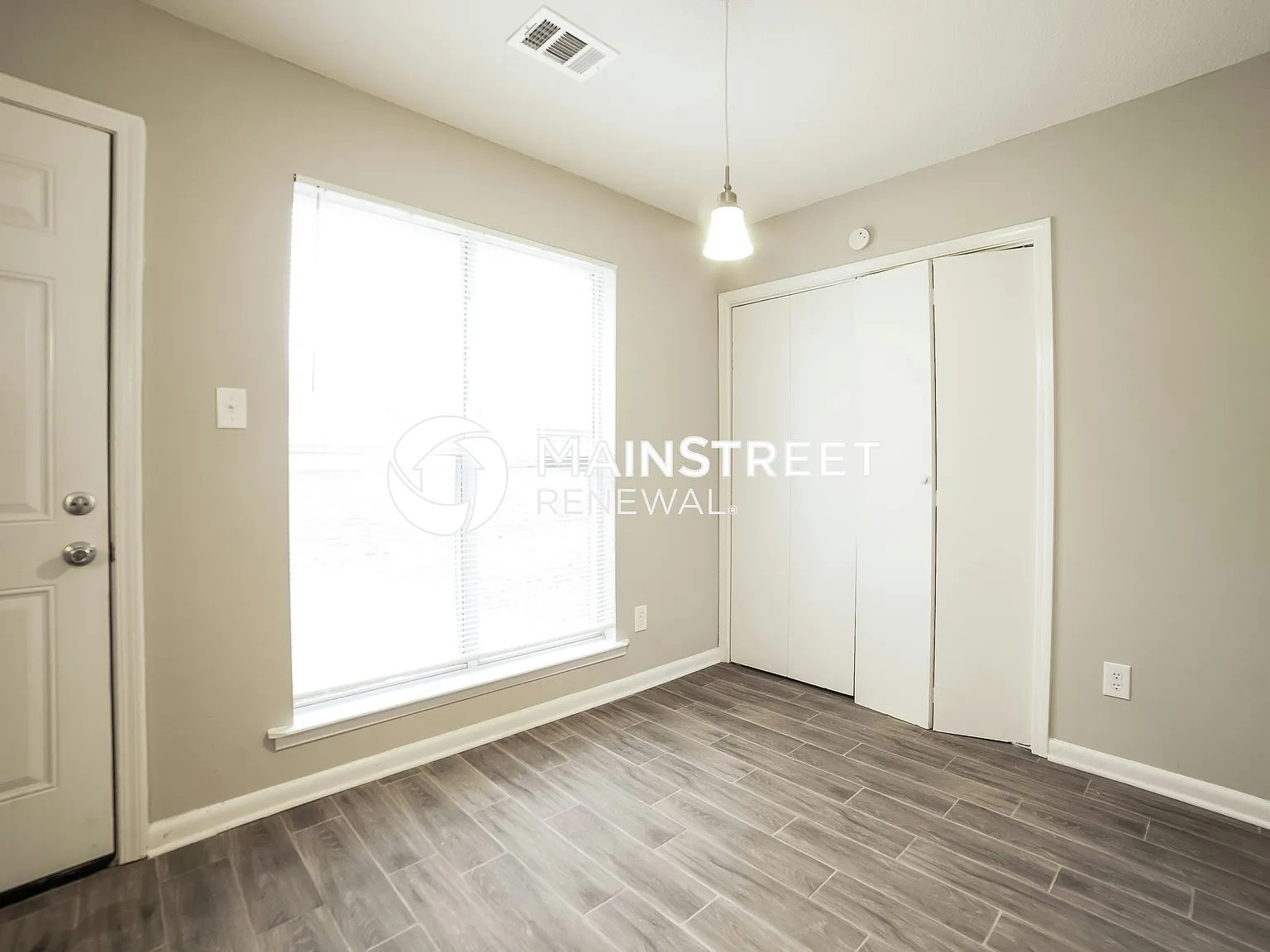 3805 Ivanhoe Dr — Photo 4
