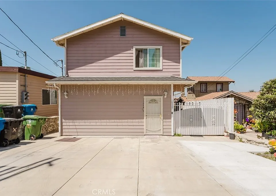 10327 1/2 Hillhaven Ave