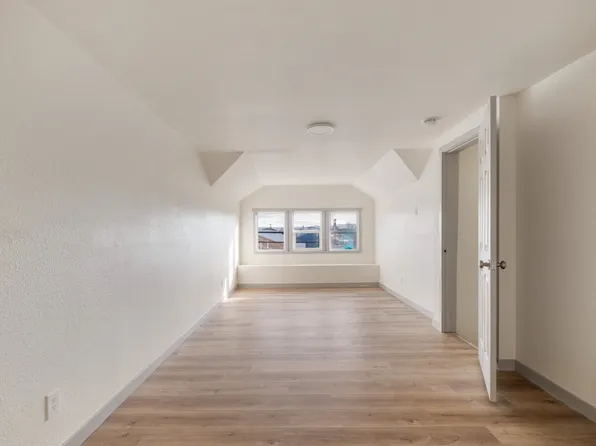 211 N E St, Aberdeen, WA 98520