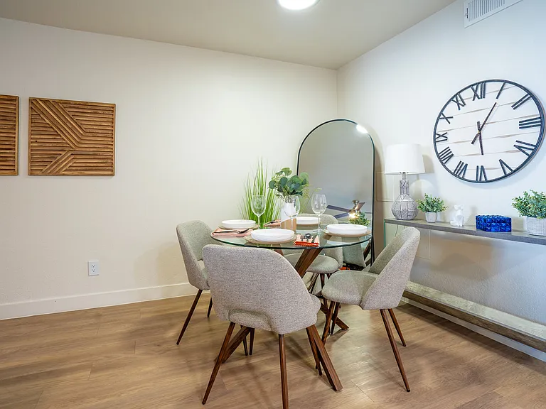 Riverside Apartments — Photo 9