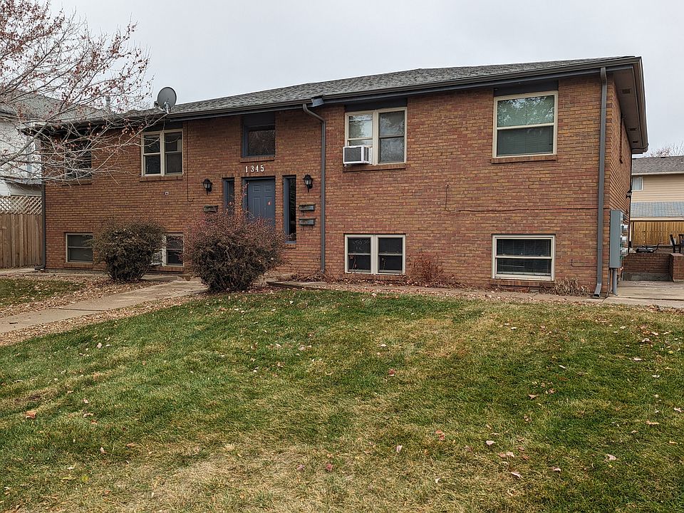 Exterior, unit #4 is top right