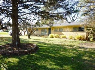 32261 Tareyton St, Farmington Hills, MI 48334