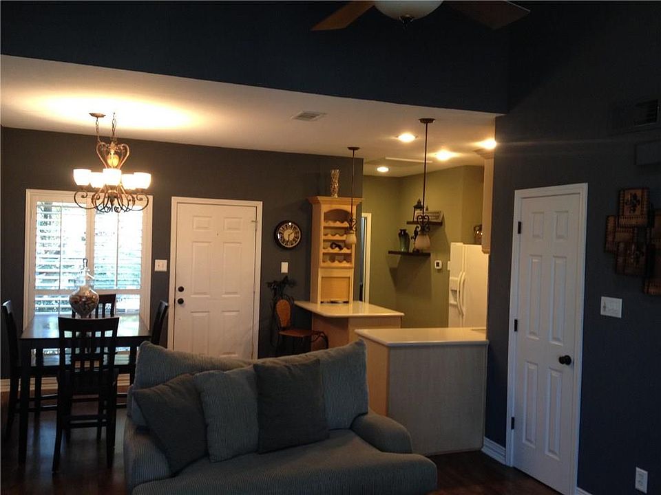 1st image of 7151 Gaston Ave APT 909