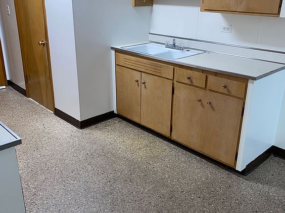 4th image of 821 W Greenwood Ave APT 8-A