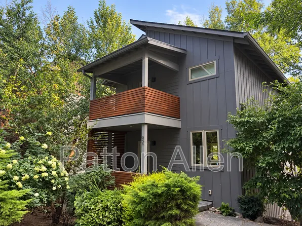 92 Hibriten Dr, Asheville, NC 28801