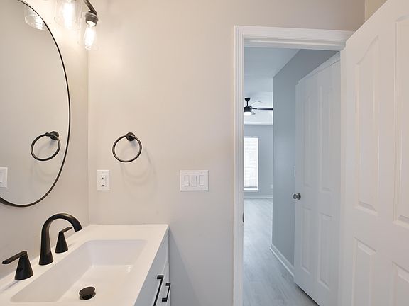 3rd image of 4336 Summitt Trail