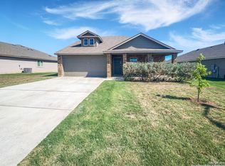 1520 Doncaster Dr, Seguin, TX 78155
