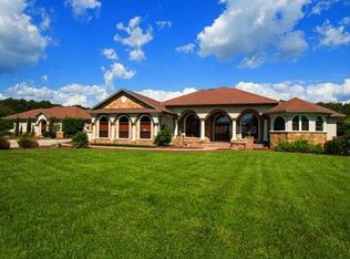 2368 County Road 202, Oxford, FL 34484