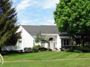 6548 Bristol Dr, West Bloomfield, MI 48322