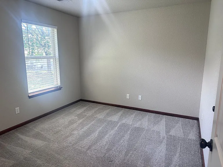108 SE Rose Garden Ln — Photo 14