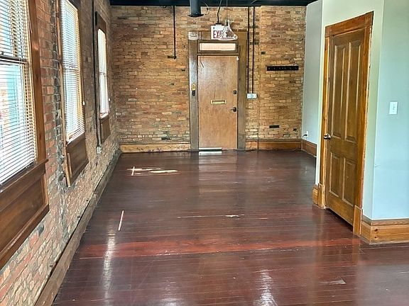 5th image of 24 E Mound St