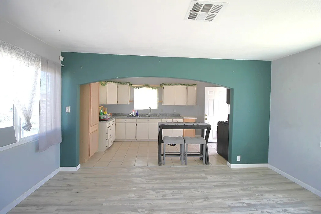 2 bed, 765 sqft, $1,600 — Photo 2