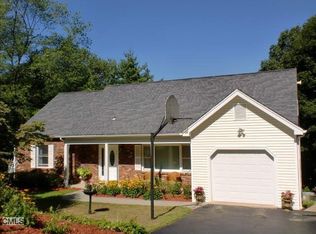 16 Schermerhorn Dr, New Fairfield, CT 06812