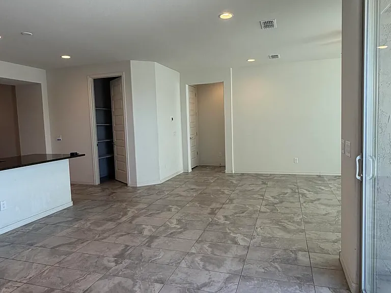 8529 S 67th Dr — Photo 28