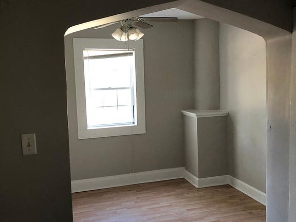 5th image of 2123 N College Ave APT 1