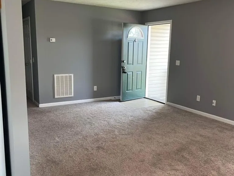 754 W Elm Rd — Photo 10