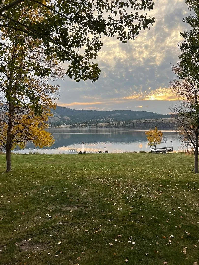 Furnished 1-Bedroom Lakehouse Short-Term Rental — Photo 2