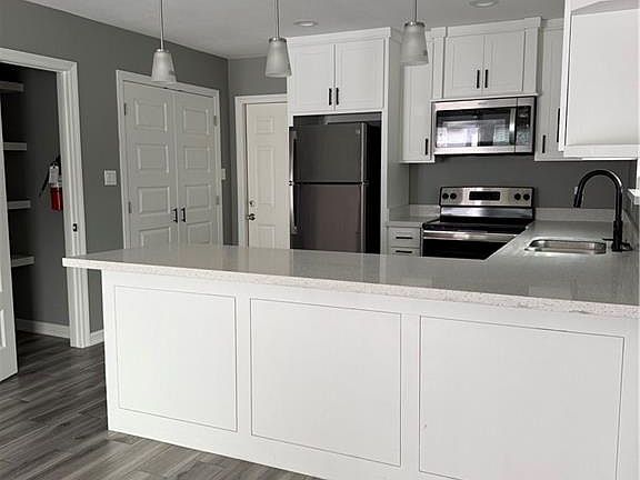 2nd image of 6911 Venus Dr #3
