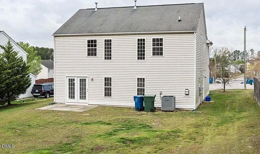 4 bed, 2.5 bath, $2,195 — Photo 4