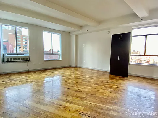 Rented by City Connections Realty | media 3