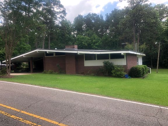 2nd image of 225 Pinehills Dr