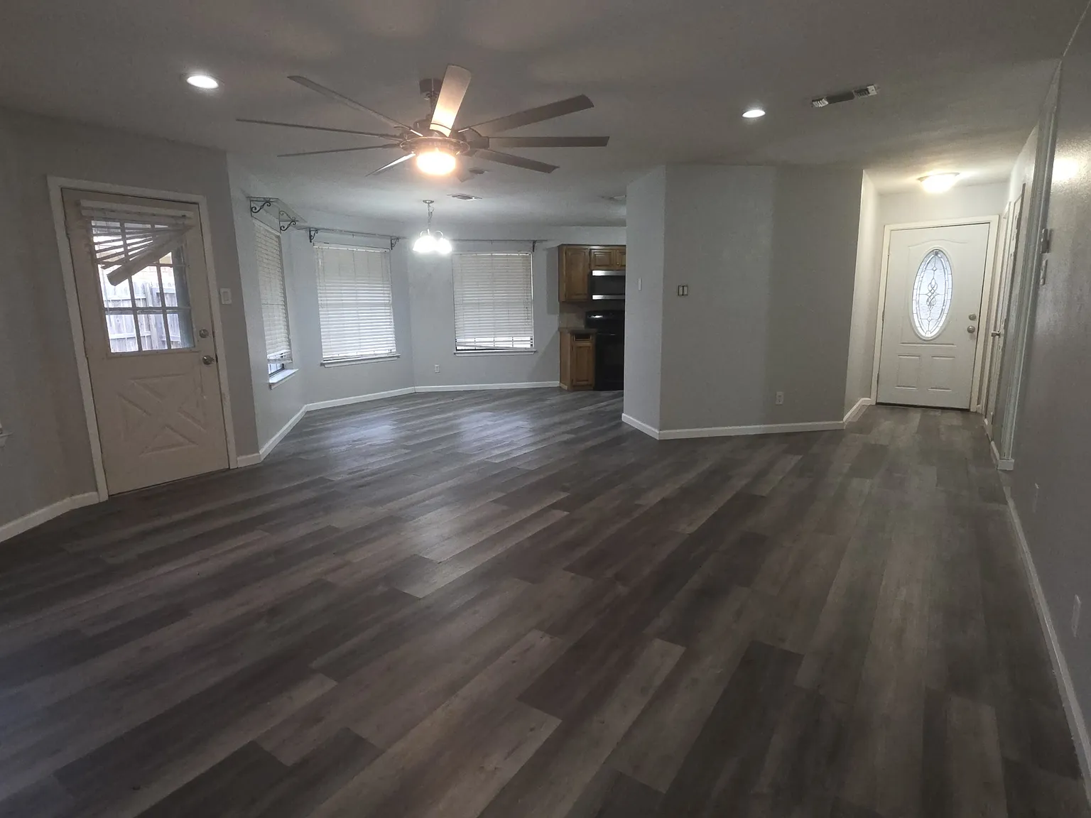 730 Patricia Dr, Sherman, TX 75090 - 1 — Photo 3