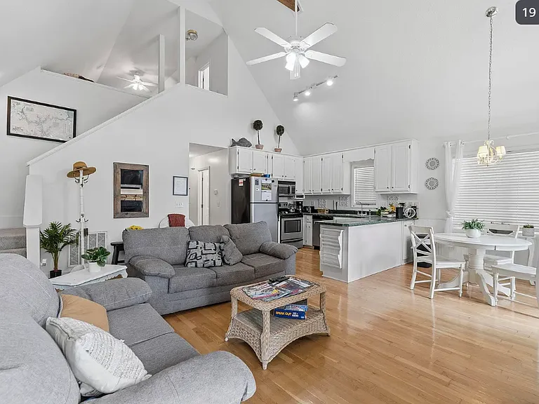 309 Thomas Dr — Photo 10