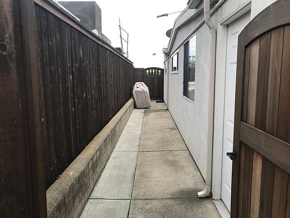 4th image of 4151 Aeronca Ave