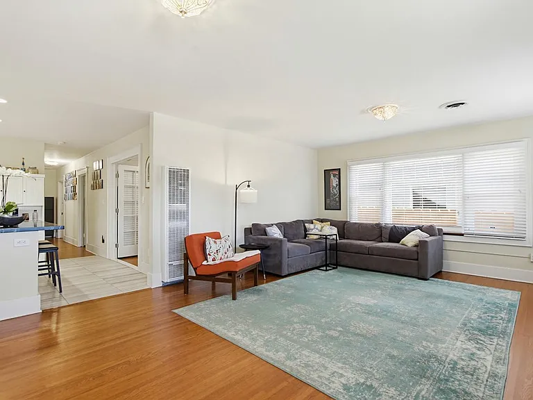 4081 1st Ave — Photo 3
