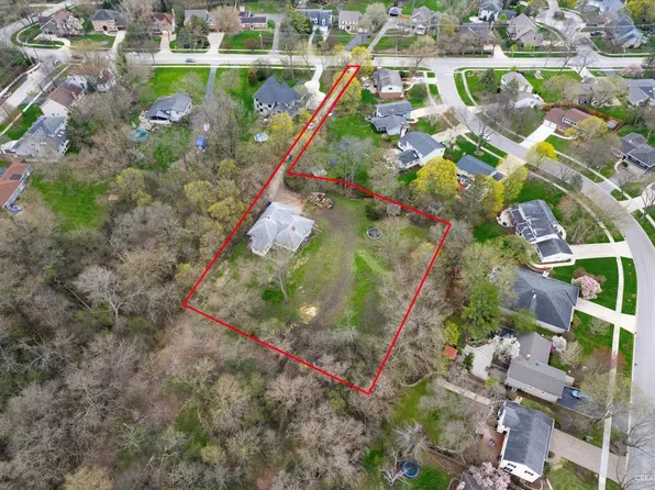 1601 W Wiesbrook Rd, Wheaton, IL 60189