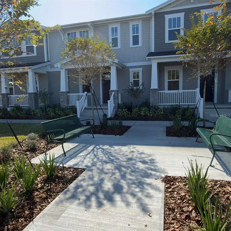 3 bed, 2.5 bath, 1638 sqft, $3,500 — Photo 2