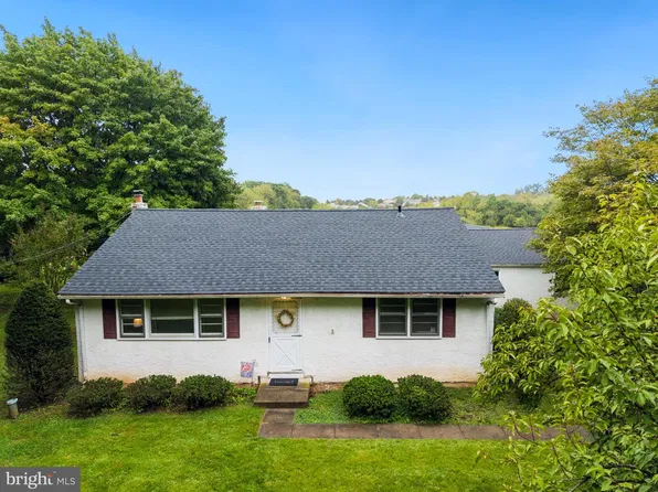 325 E Mount Kirk Ave, Norristown, PA 19403