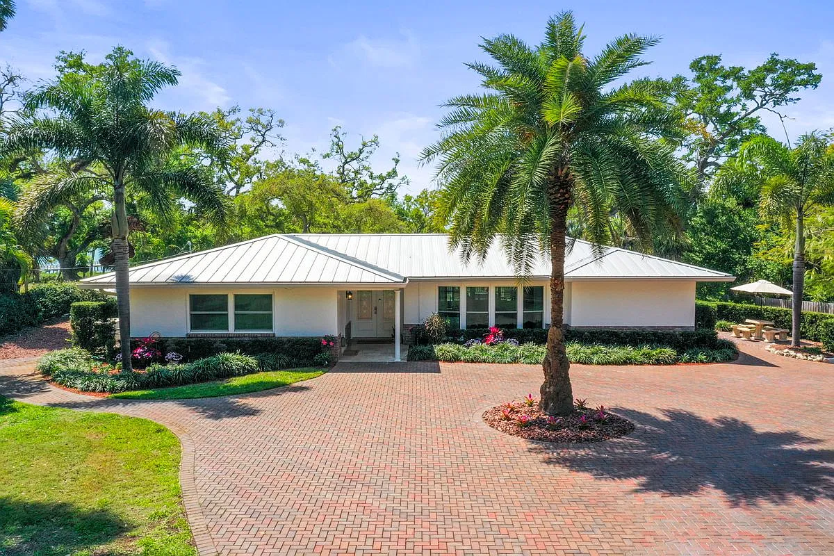5 bed, 4.0 bath, 2396 sqft, $12,000 — Photo 1
