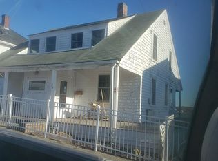 26 Roosevelt Ave, Hull, MA 02045