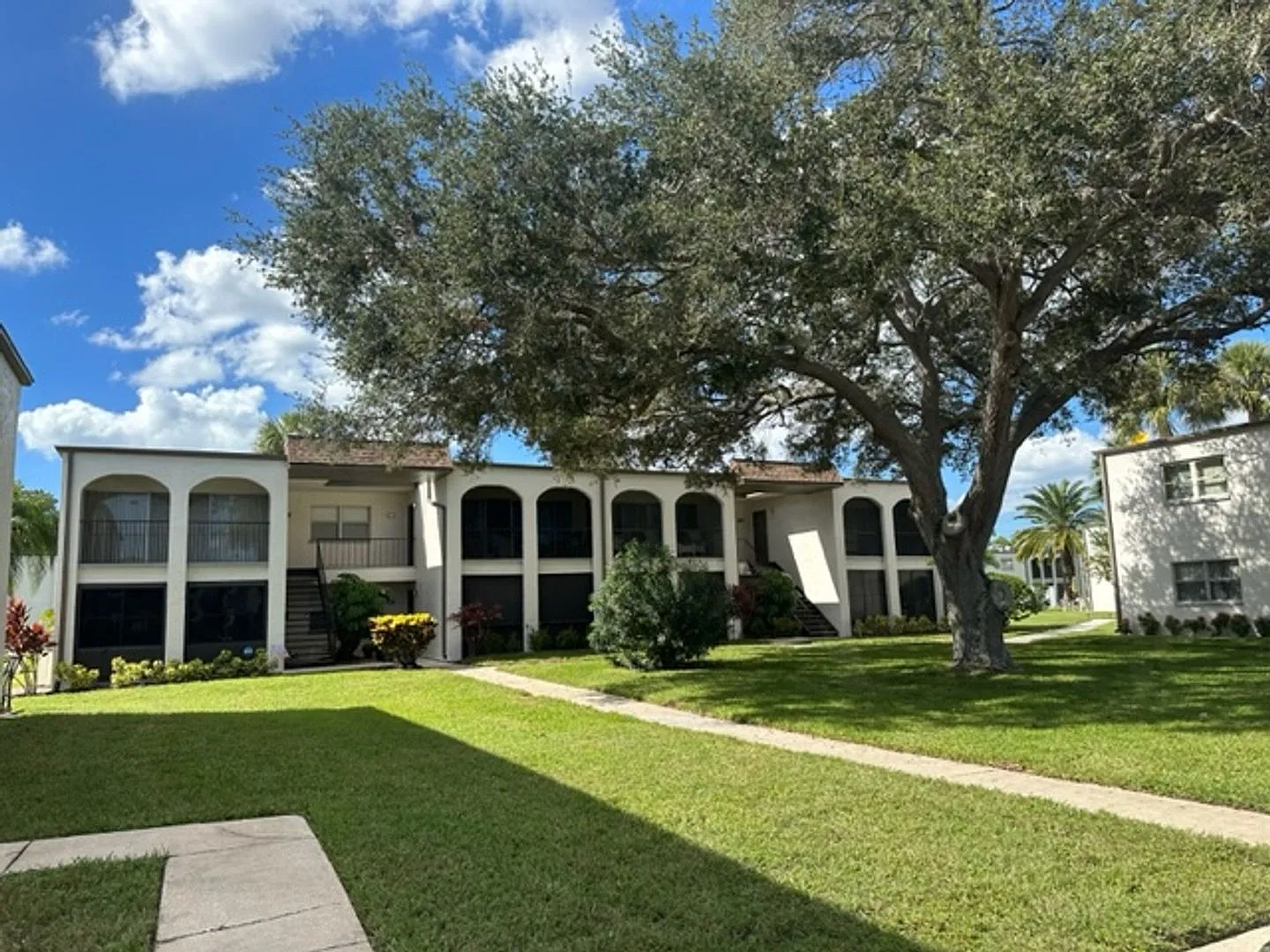 55+ Community, Furnished 1br/1ba Condo In Boulevard Club! — Photo 2
