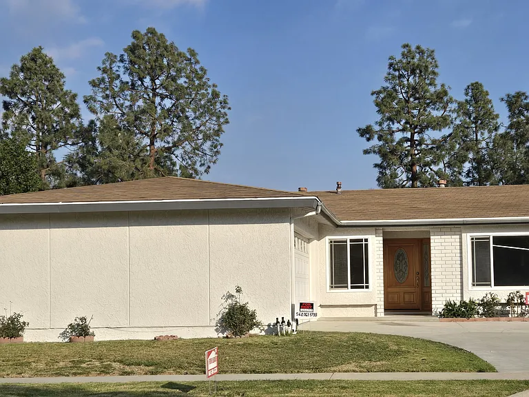 19610 Lusk Ave — Photo 1