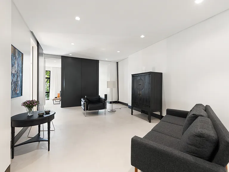 126 E 62nd St #2 — Photo 5