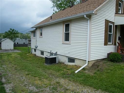 2nd image of 1422 S Dodgion Ave