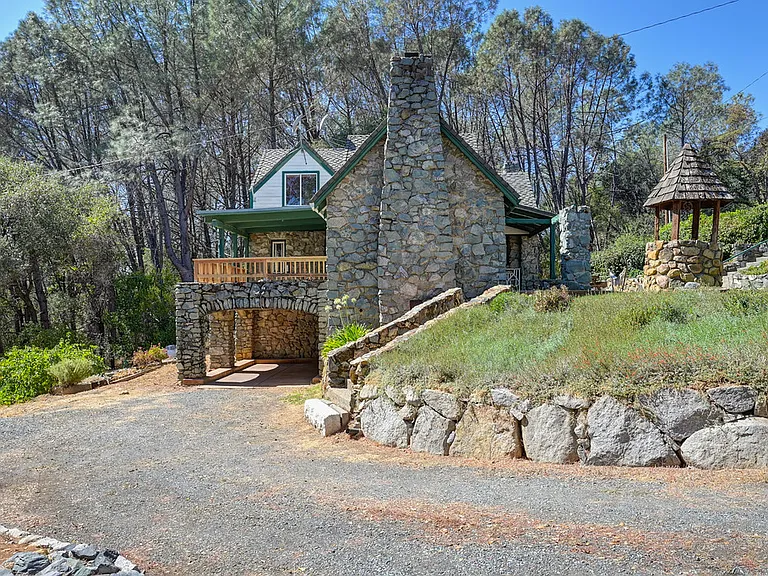775 Lester Ln — Photo 63
