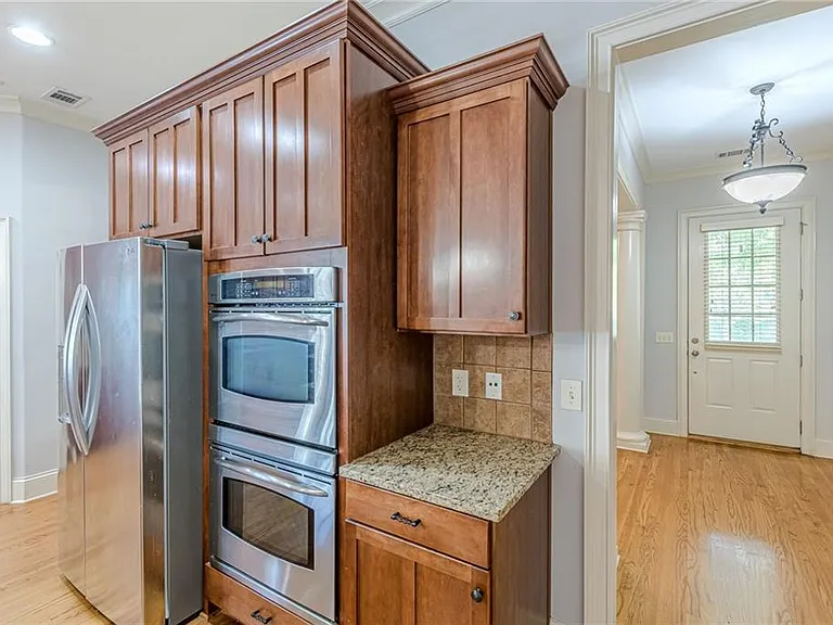 1645 Woodward Way — Photo 37