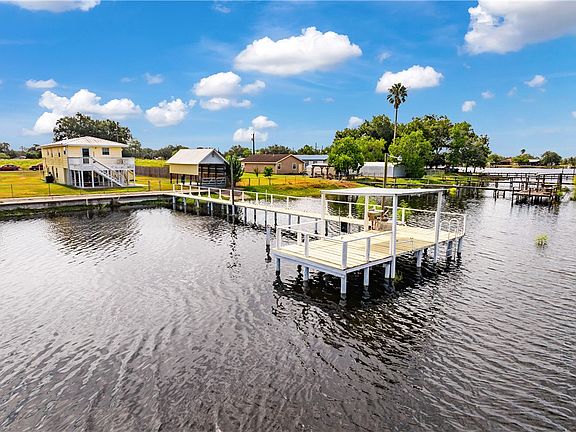 5th image of 25065 Lakeshore Dr