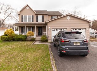 246 Masonville Rd, Mount Laurel, NJ 08054