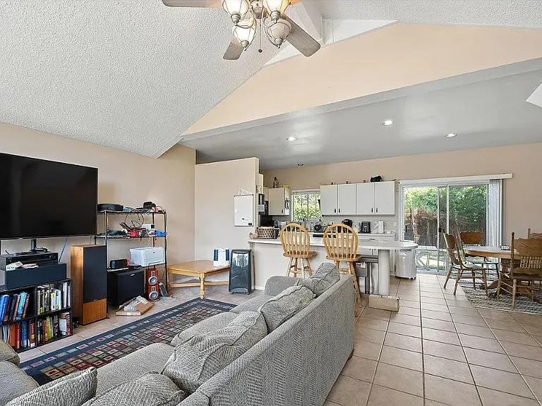 2623 Sherwood Cir — Photo 20