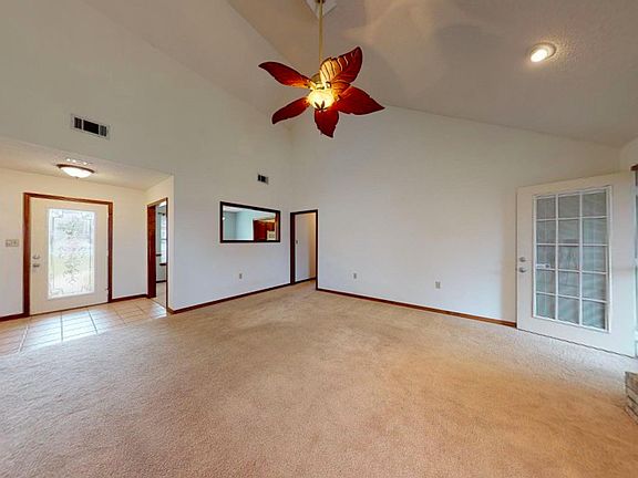 3rd image of 521 E Timberlake Dr