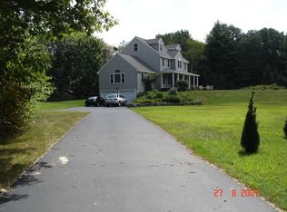 3 Hillcrest Dr, Tyngsboro, MA 01879